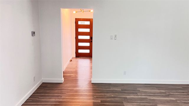 1711 Heather Glen Drive, Dallas, TX 75232