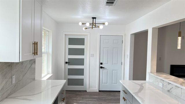 1711 Heather Glen Drive, Dallas, TX 75232
