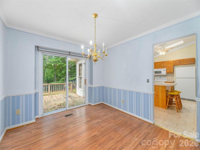 209 Trappers Trail, Hendersonville, NC 28739