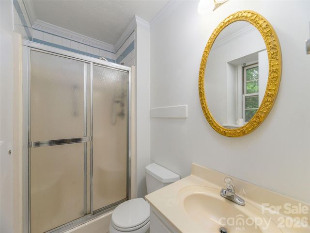 209 Trappers Trail, Hendersonville, NC 28739