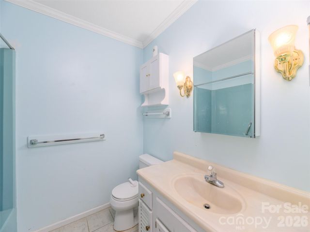209 Trappers Trail, Hendersonville, NC 28739