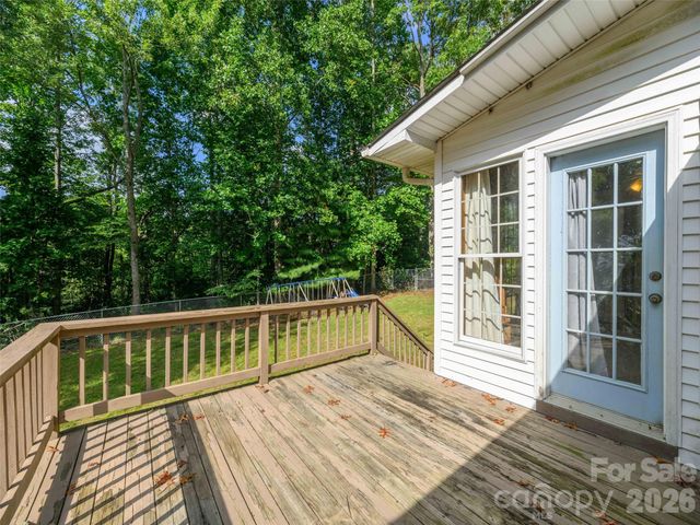 209 Trappers Trail, Hendersonville, NC 28739