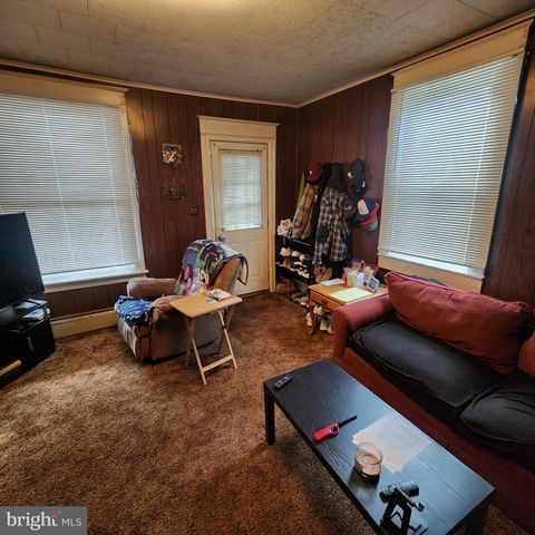 809 W MULBERRY ST, Coal Twp, PA 17866