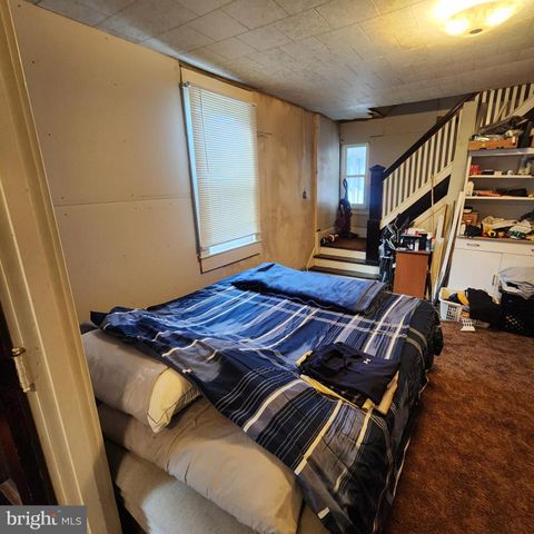 809 W MULBERRY ST, Coal Twp, PA 17866