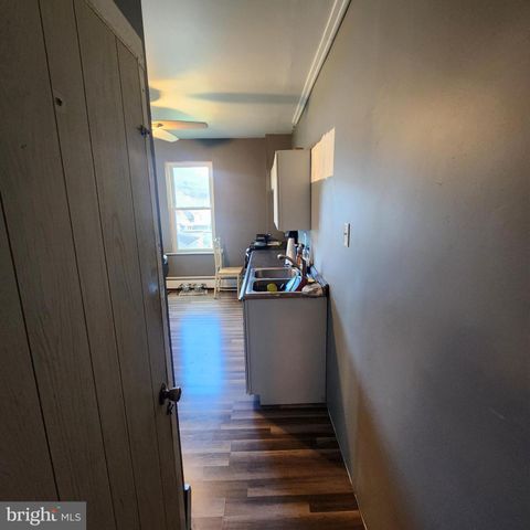 809 W MULBERRY ST, Coal Twp, PA 17866