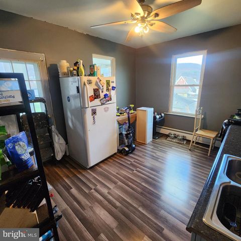 809 W MULBERRY ST, Coal Twp, PA 17866