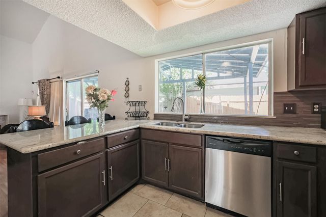 7642 Candlegreen Lane, Houston, TX 77071