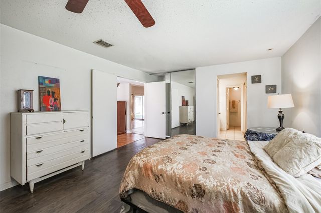 7642 Candlegreen Lane, Houston, TX 77071