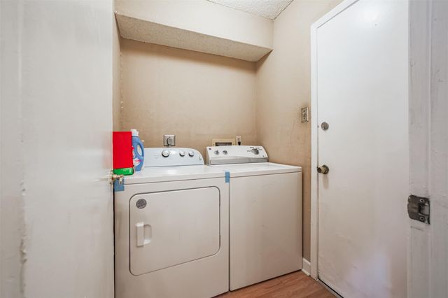 7642 Candlegreen Lane, Houston, TX 77071