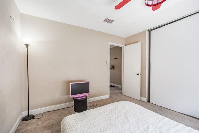 7642 Candlegreen Lane, Houston, TX 77071