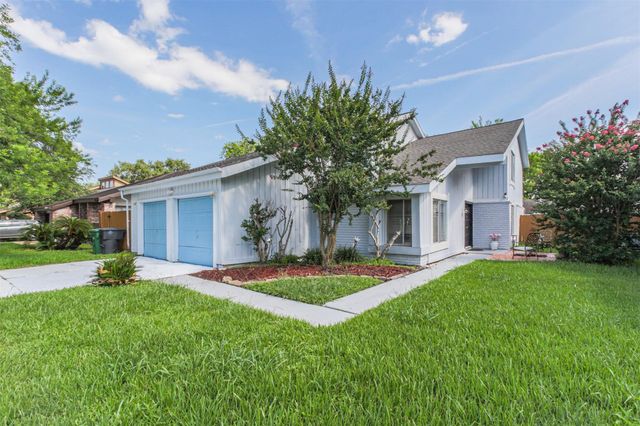 7642 Candlegreen Lane, Houston, TX 77071