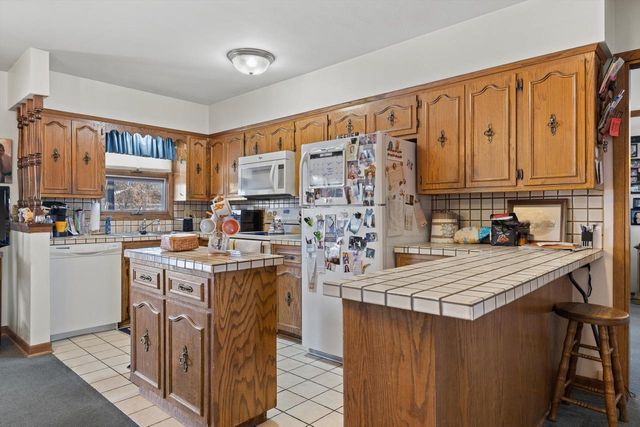 2138 25th AVENUE, Kenosha, WI 53140