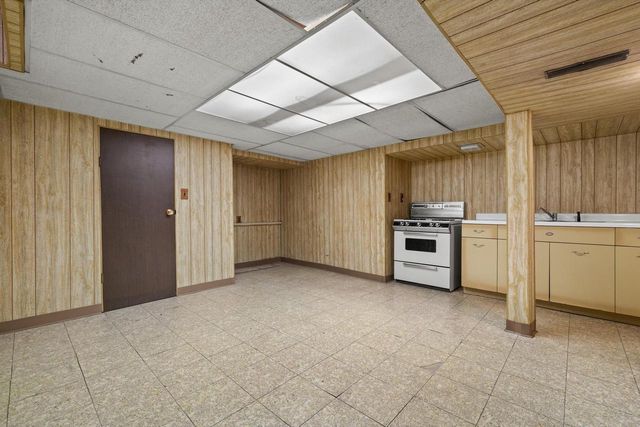 2138 25th AVENUE, Kenosha, WI 53140