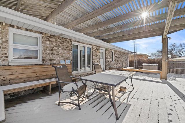 2138 25th AVENUE, Kenosha, WI 53140