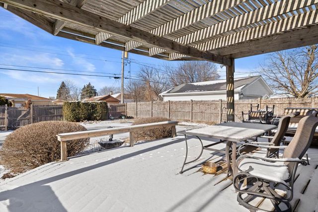 2138 25th AVENUE, Kenosha, WI 53140