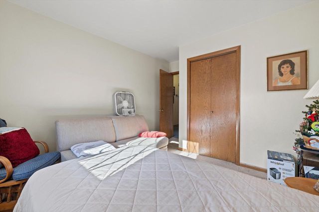 2138 25th AVENUE, Kenosha, WI 53140