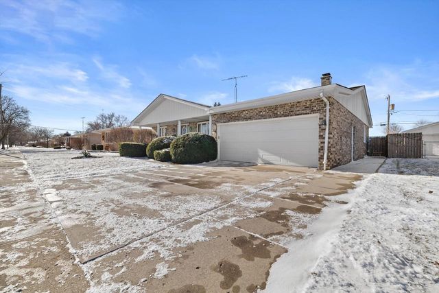 2138 25th AVENUE, Kenosha, WI 53140