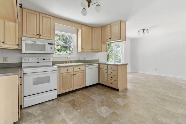 5812 Hillcrest Drive, Harrison, TN 37341