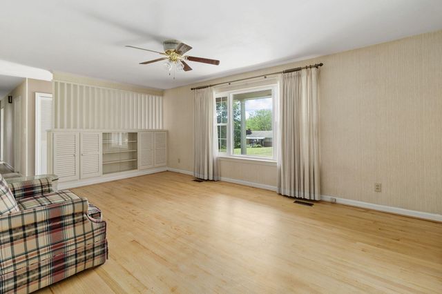 5812 Hillcrest Drive, Harrison, TN 37341