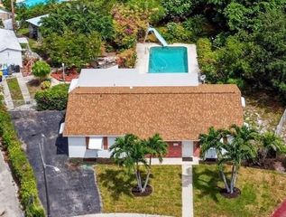 1337 W Broward Street, Lantana, FL 33462