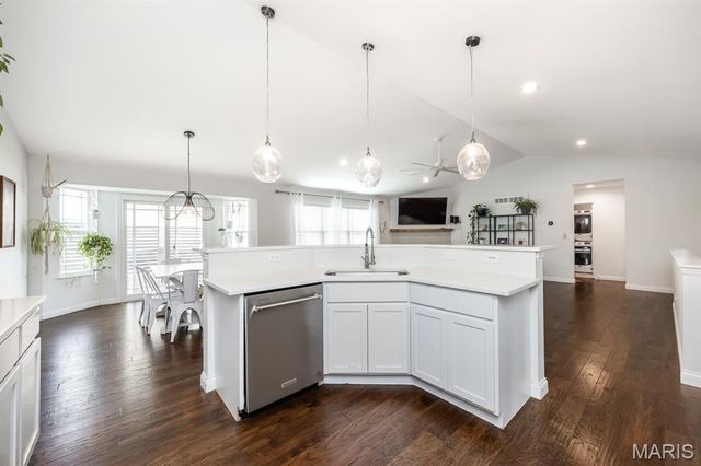 233 Beauregard Drive, Shiloh, IL 62221