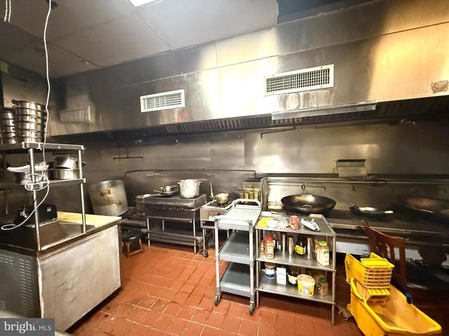 1002-00 ARCH ST, Philadelphia, PA 19107
