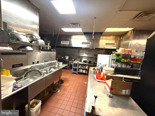 1002-00 ARCH ST, Philadelphia, PA 19107