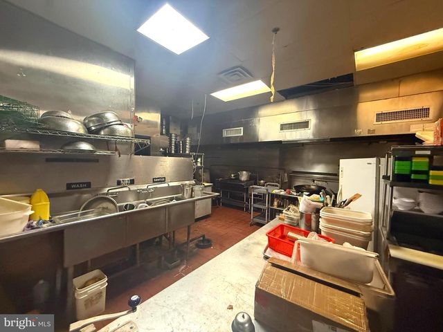 1002-00 ARCH ST, Philadelphia, PA 19107