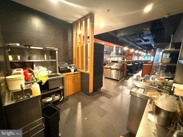 1002-00 ARCH ST, Philadelphia, PA 19107