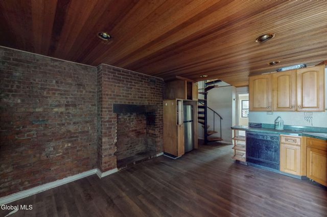 335 Madison Avenue, Albany, NY 12210