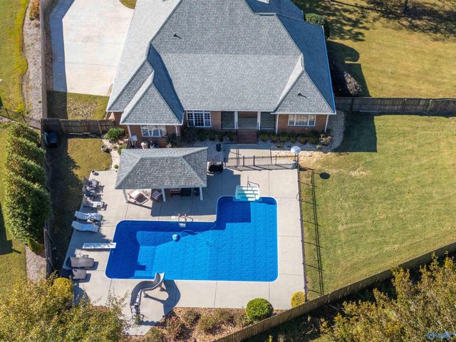 6463 Spring Creek Drive, Guntersville, AL 35976