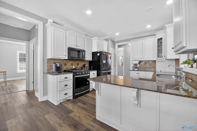 6463 Spring Creek Drive, Guntersville, AL 35976