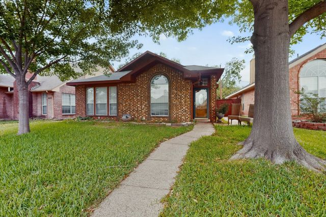 3312 Sara Drive, Rowlett, TX 75088