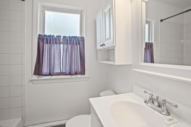 943 LILAC Lane, Highland Park, IL 60035