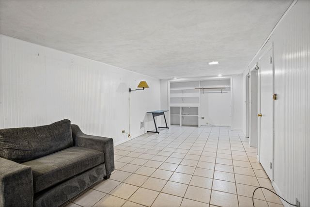 943 LILAC Lane, Highland Park, IL 60035