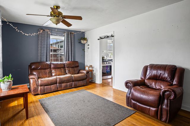 943 LILAC Lane, Highland Park, IL 60035