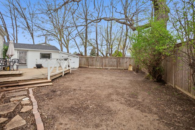 943 LILAC Lane, Highland Park, IL 60035