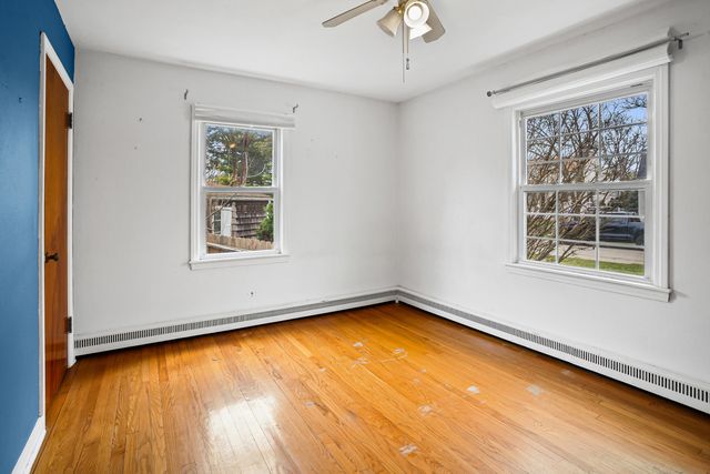 943 LILAC Lane, Highland Park, IL 60035