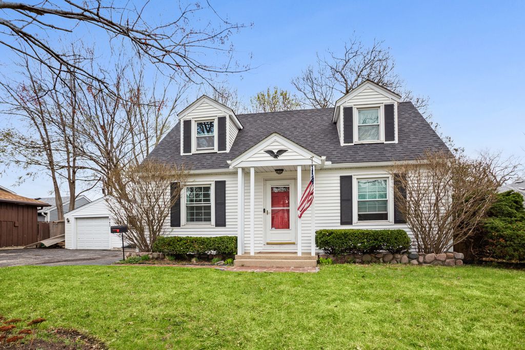 943 LILAC Lane, Highland Park, IL 60035