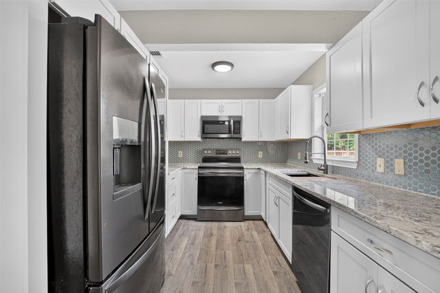 1914 Stanford Street, Greenville, TX 75401