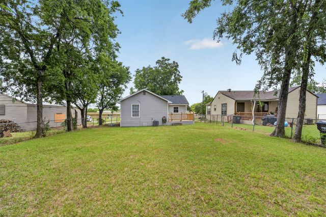 1914 Stanford Street, Greenville, TX 75401