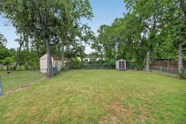 1914 Stanford Street, Greenville, TX 75401