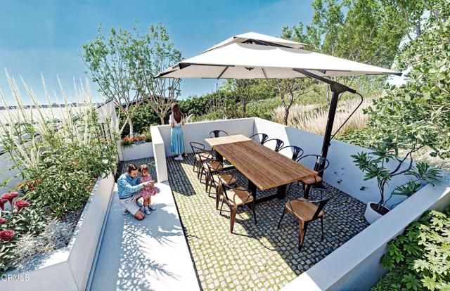 1070 N Oban Dr, Los Angeles, CA 90065