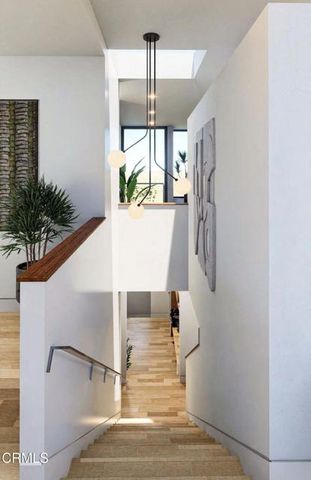 1070 N Oban Dr, Los Angeles, CA 90065