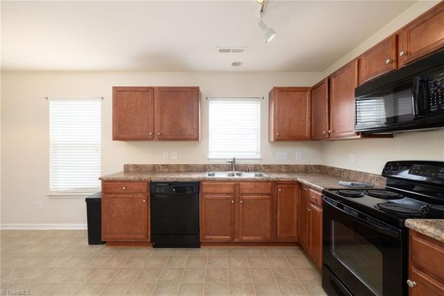 3155 Bushfield Drive, Winston-salem, NC 27127