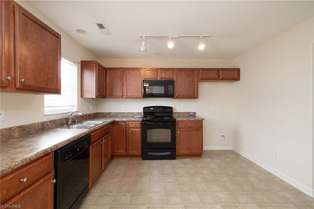 3155 Bushfield Drive, Winston-salem, NC 27127