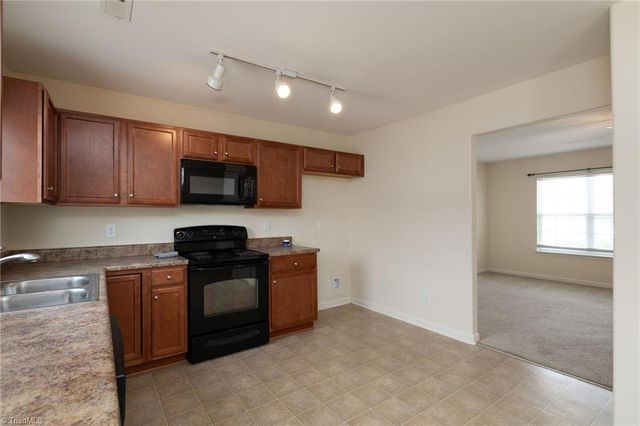 3155 Bushfield Drive, Winston-salem, NC 27127