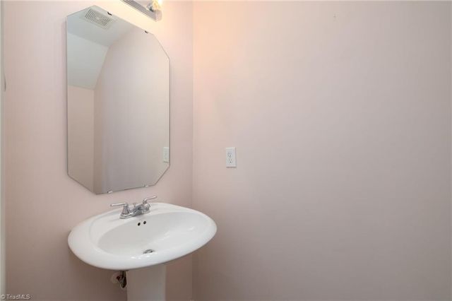 3155 Bushfield Drive, Winston-salem, NC 27127