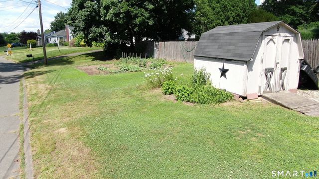 8 Bridge Lane, Enfield, CT 06082