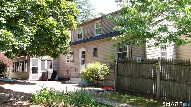 8 Bridge Lane, Enfield, CT 06082